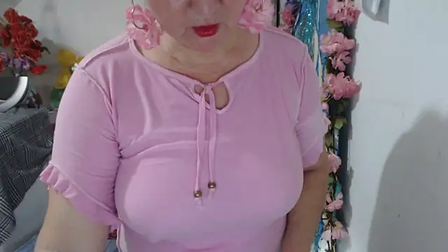 Stripchat sex cam MummyQueen